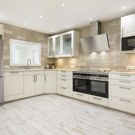 Sitges Spaces Mediterranean Apartments 5 Bedrooms, 4 Bathrooms, 75M2 Terrace, Centre Sitges- Sleeps 11 Ngoại thất bức ảnh