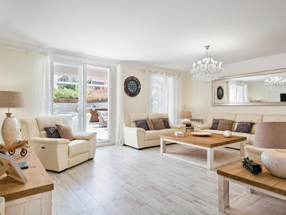 Sitges Spaces Mediterranean Apartments 5 Bedrooms, 4 Bathrooms, 75M2 Terrace, Centre Sitges- Sleeps 11 Ngoại thất bức ảnh